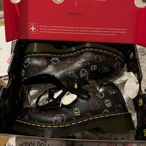HELLO KITTY DR.MARTENS brand new w/tags
size 7